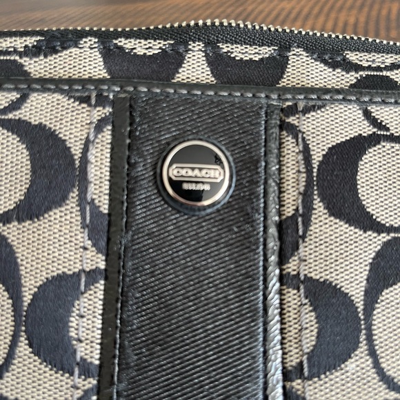 Coach Wristlet - Picture 4 of 4